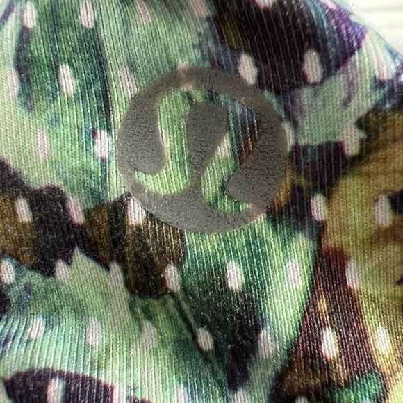Lululemon Free To Be Wild Sports Bra size 4 - Picture 6 of 7